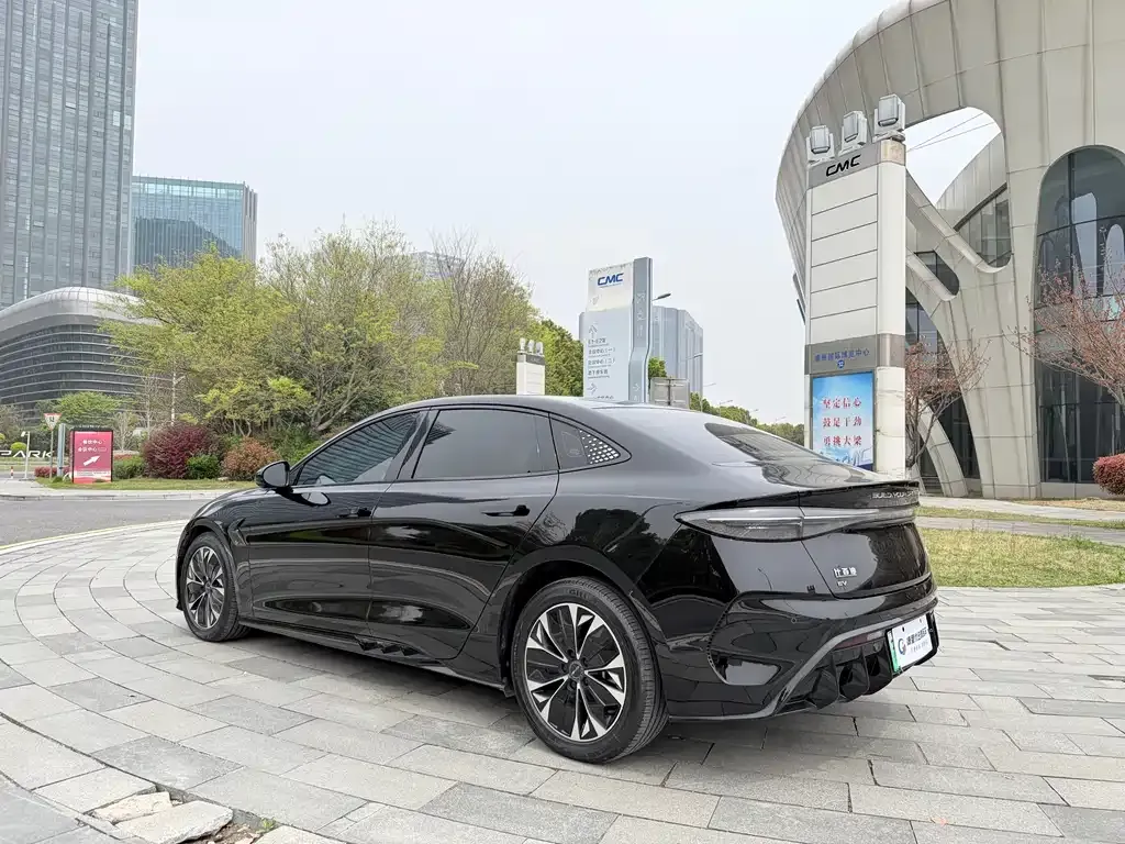 BYD Seal — фото 8