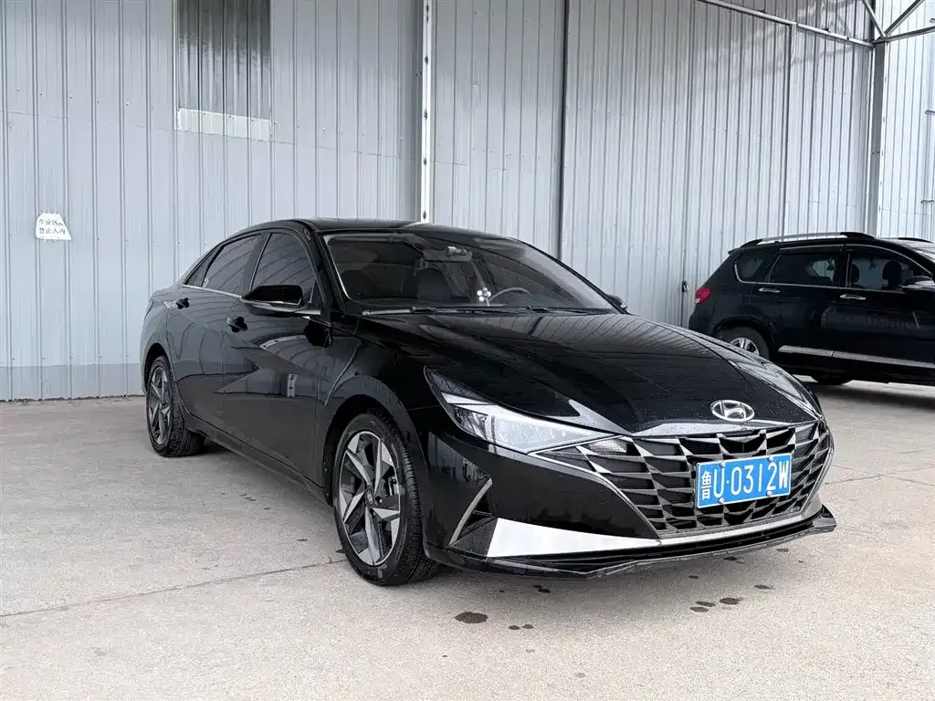 Hyundai Elantra — фото 4