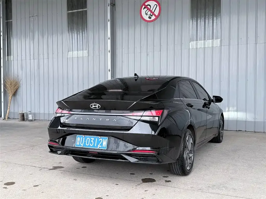 Hyundai Elantra — фото 5
