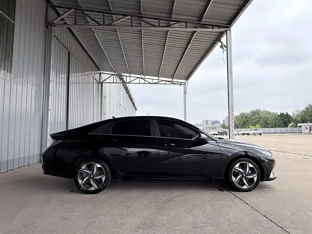 Hyundai Elantra — фото 6
