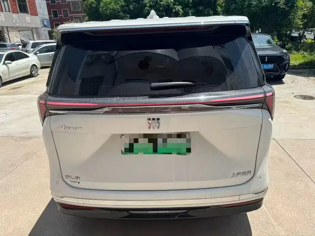 Buick GL8 Hybrid — фото 3