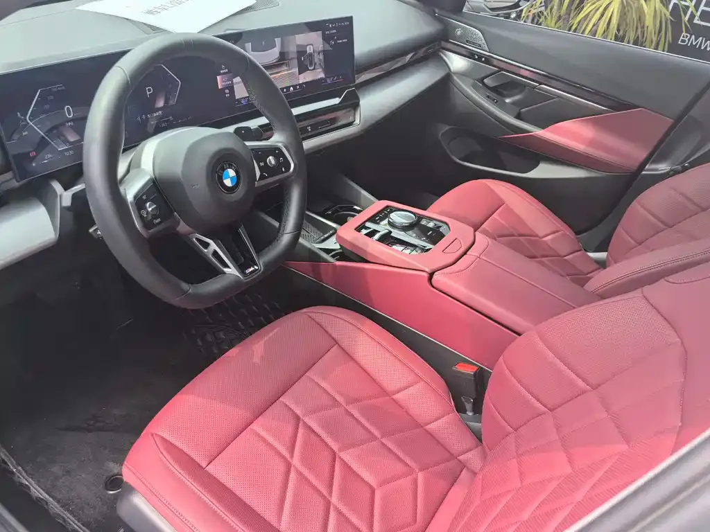 BMW 5 Series — фото 10