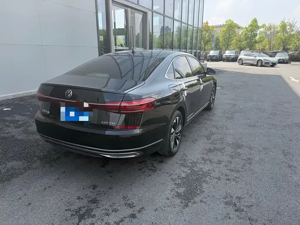 Volkswagen Passat — фото 9