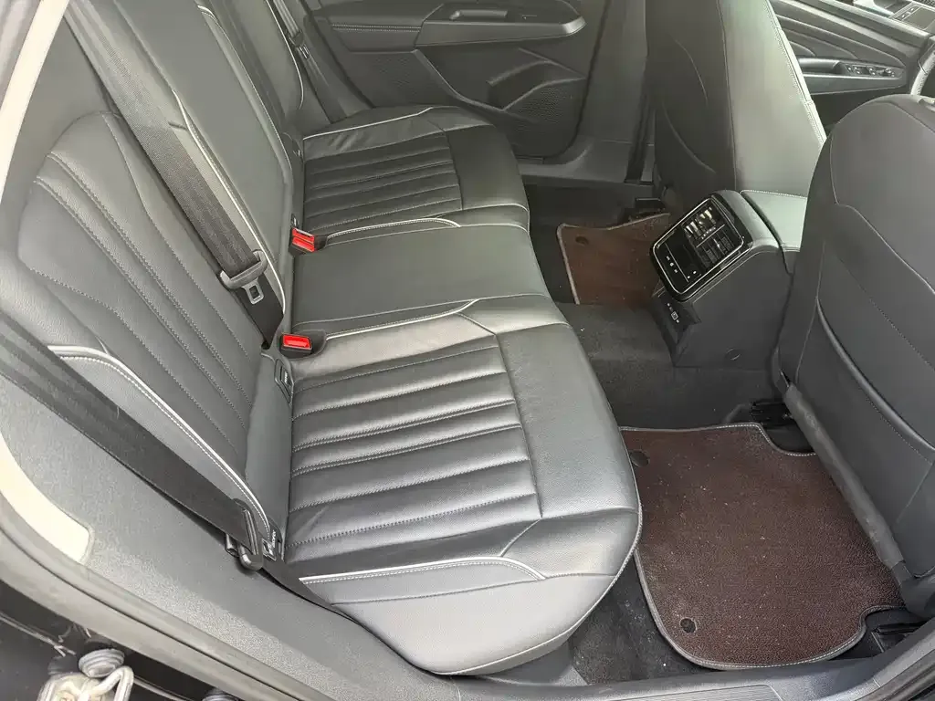 Volkswagen Passat — фото 5