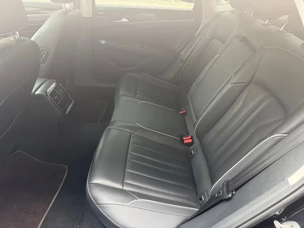 Volkswagen Passat — фото 2