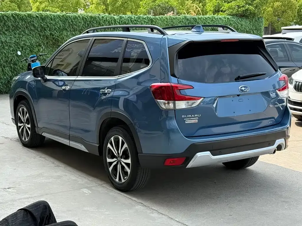 Subaru Forester — фото 9