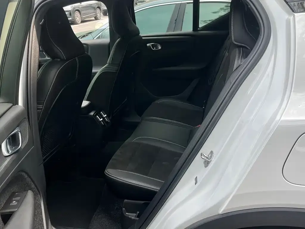 Volvo XC40 NEV 2022 из CN, фото 2