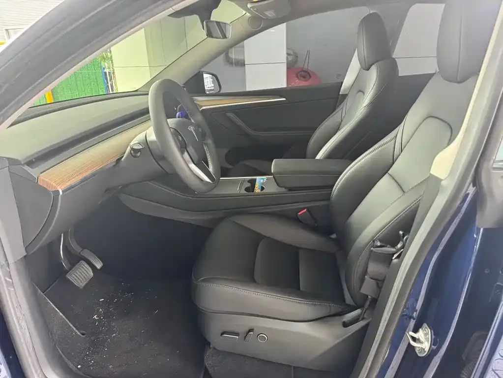 Tesla Model Y 2023 из CN, фото 5