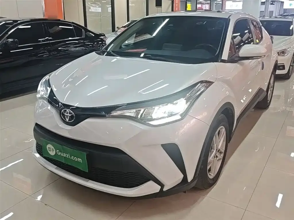 Toyota C-HR — фото 9