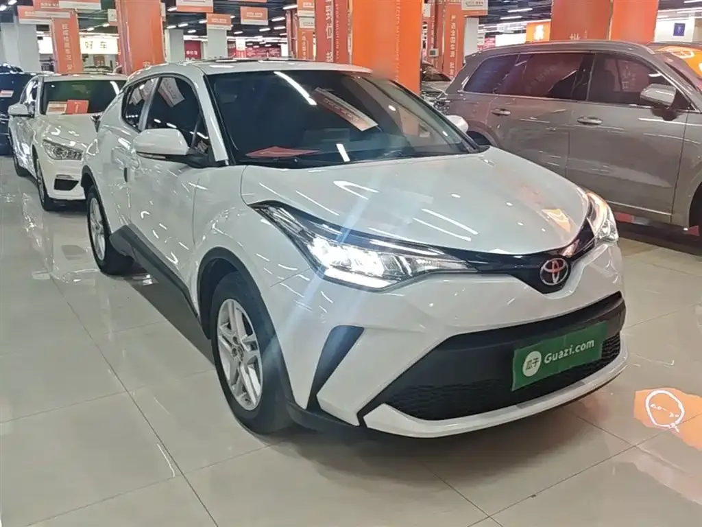 Toyota C-HR — фото 10