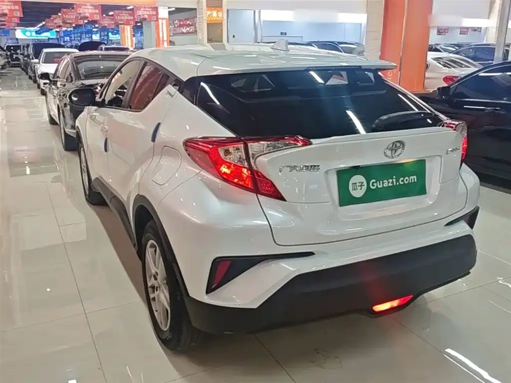 Toyota C-HR — фото 7