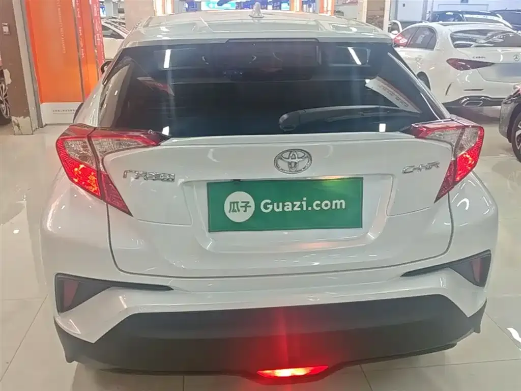 Toyota C-HR — фото 2