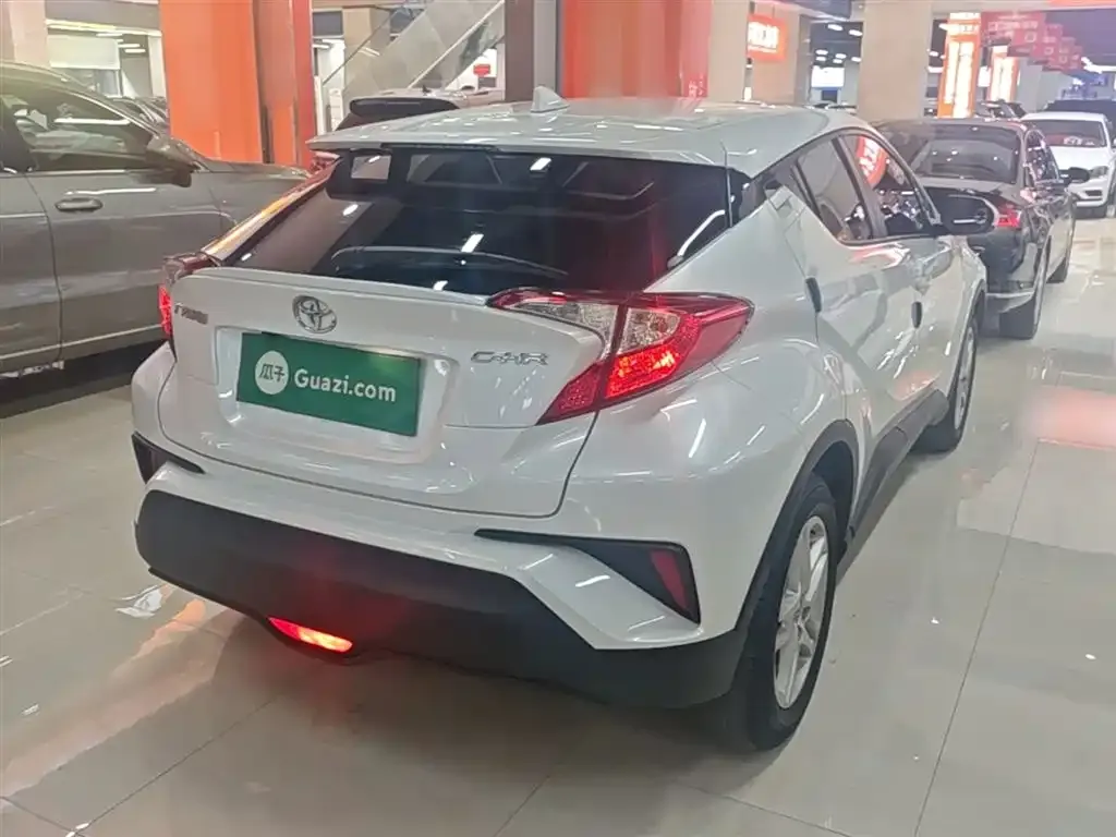 Toyota C-HR — фото 3