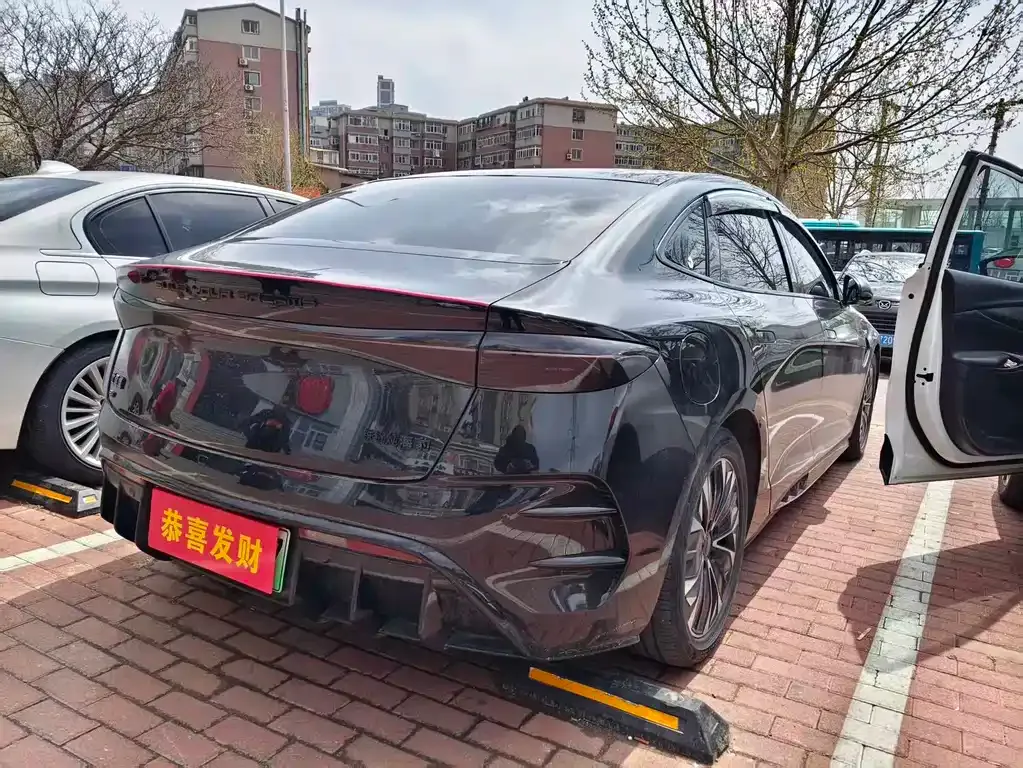 BYD Seal — фото 8