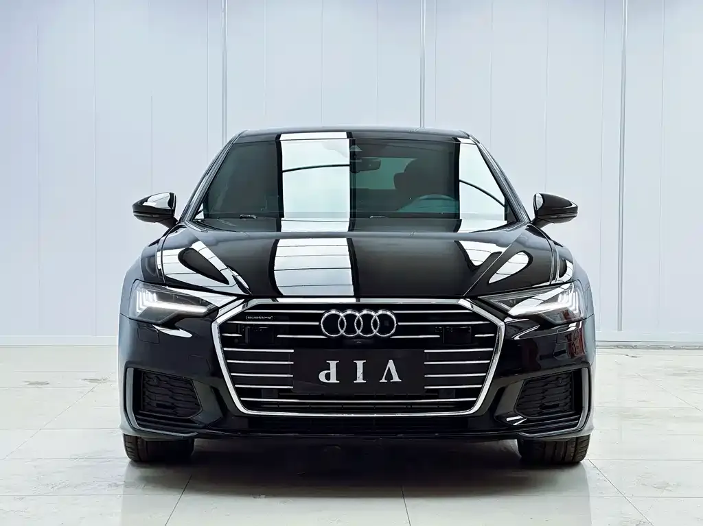 Audi A6L — фото 1