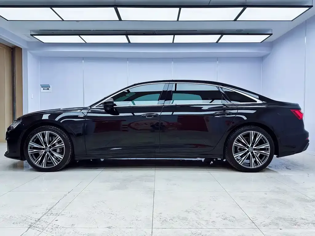 Audi A6L — фото 7