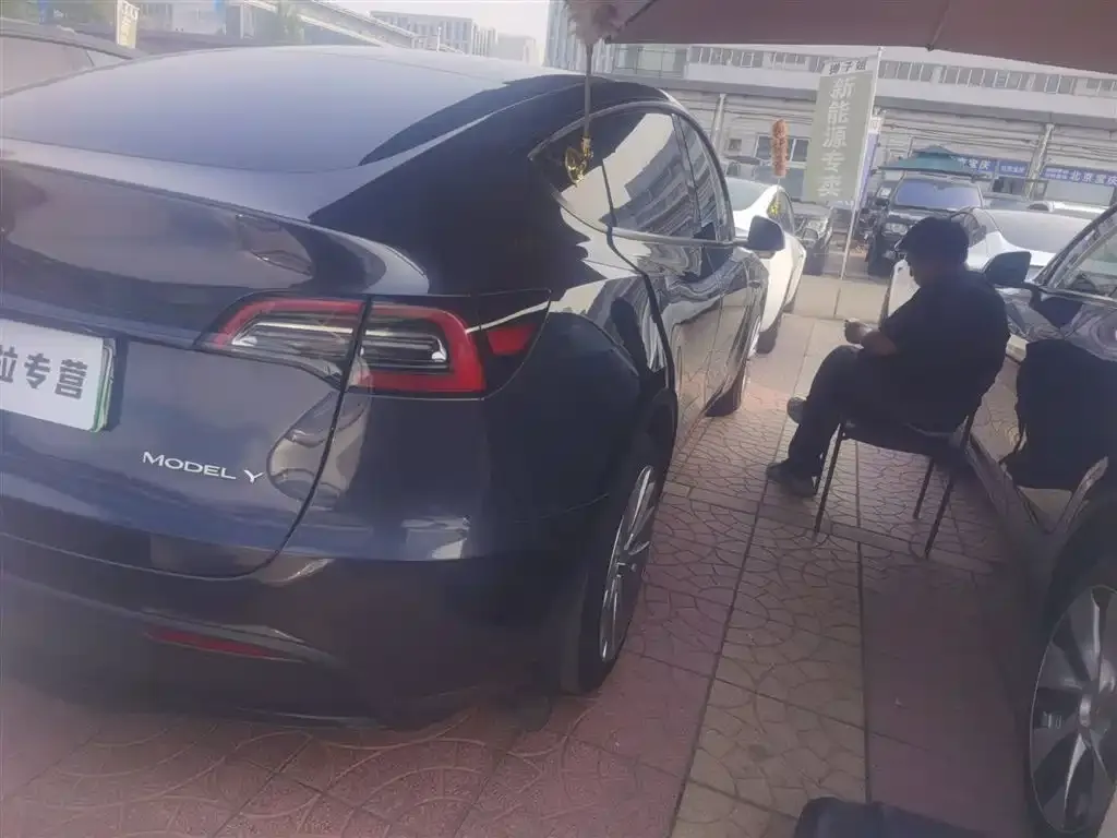 Tesla Model Y — фото 9