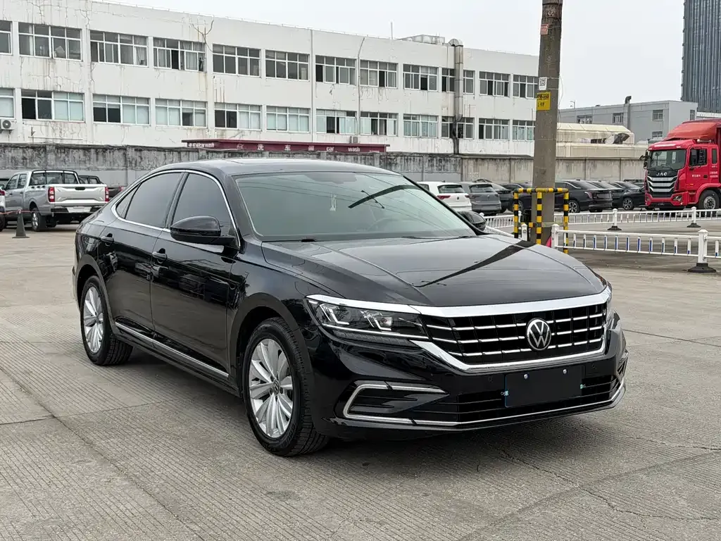 Volkswagen Passat — фото 10