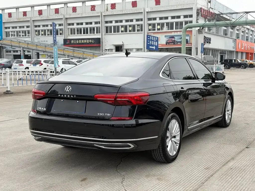 Volkswagen Passat — фото 9