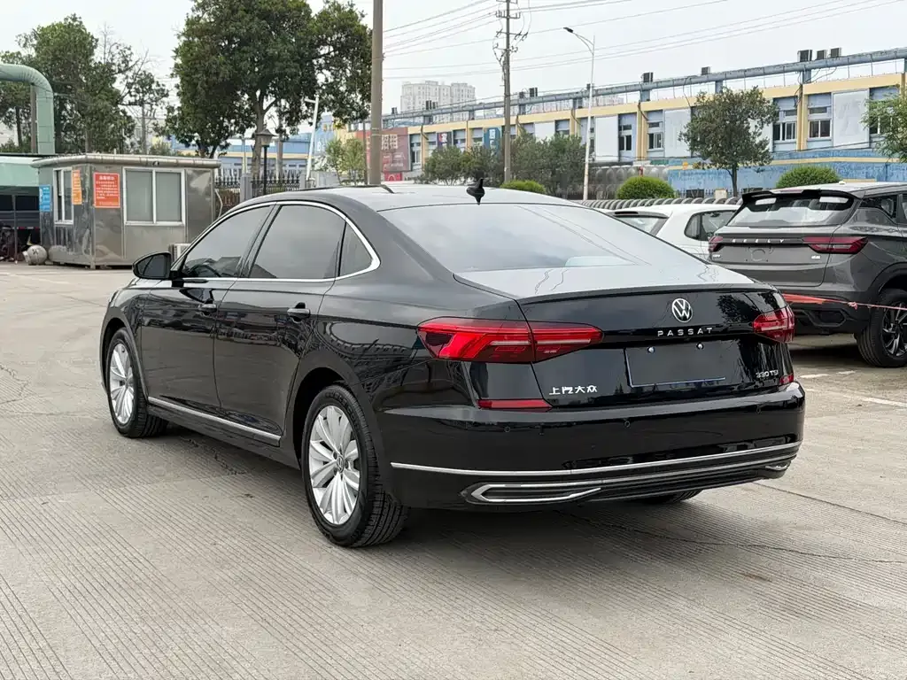 Volkswagen Passat — фото 8