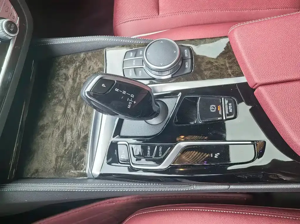 BMW 5 Series — фото 10