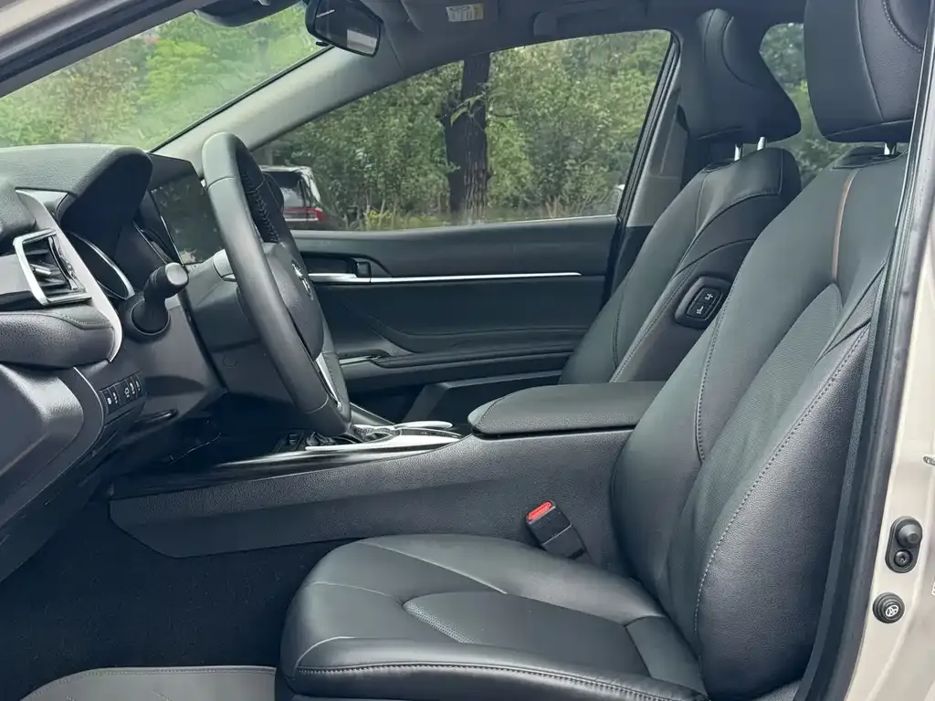 Toyota Camry 2023 из CN, фото 6