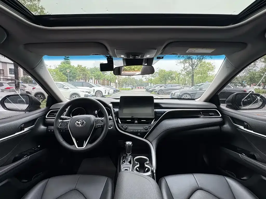 Toyota Camry 2023 из CN, фото 3