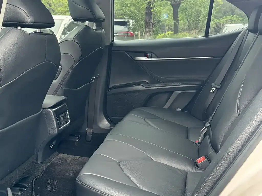 Toyota Camry 2023 из CN, фото 4