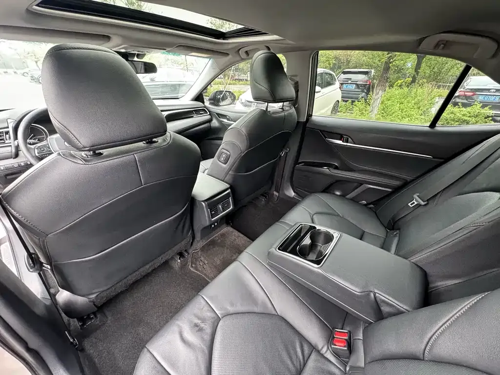 Toyota Camry 2023 из CN, фото 8