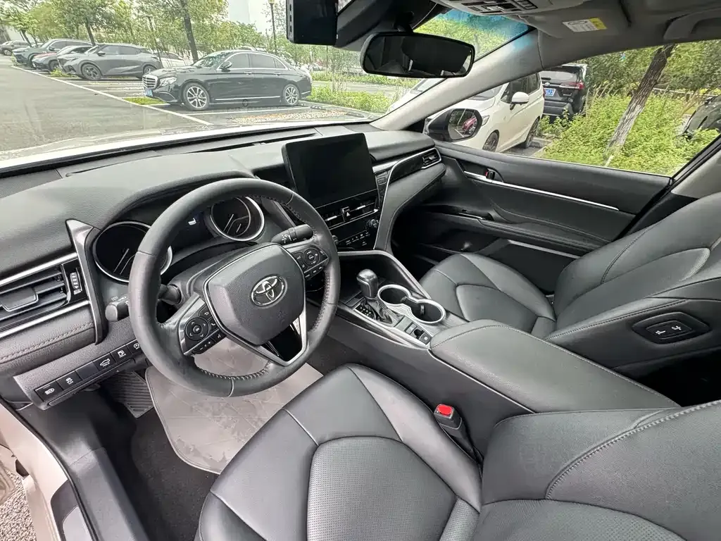 Toyota Camry 2023 из CN, фото 5