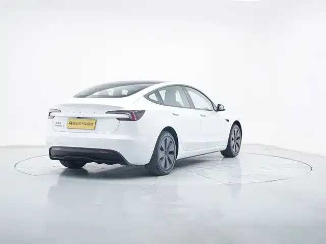 Tesla Model 3 — фото 6