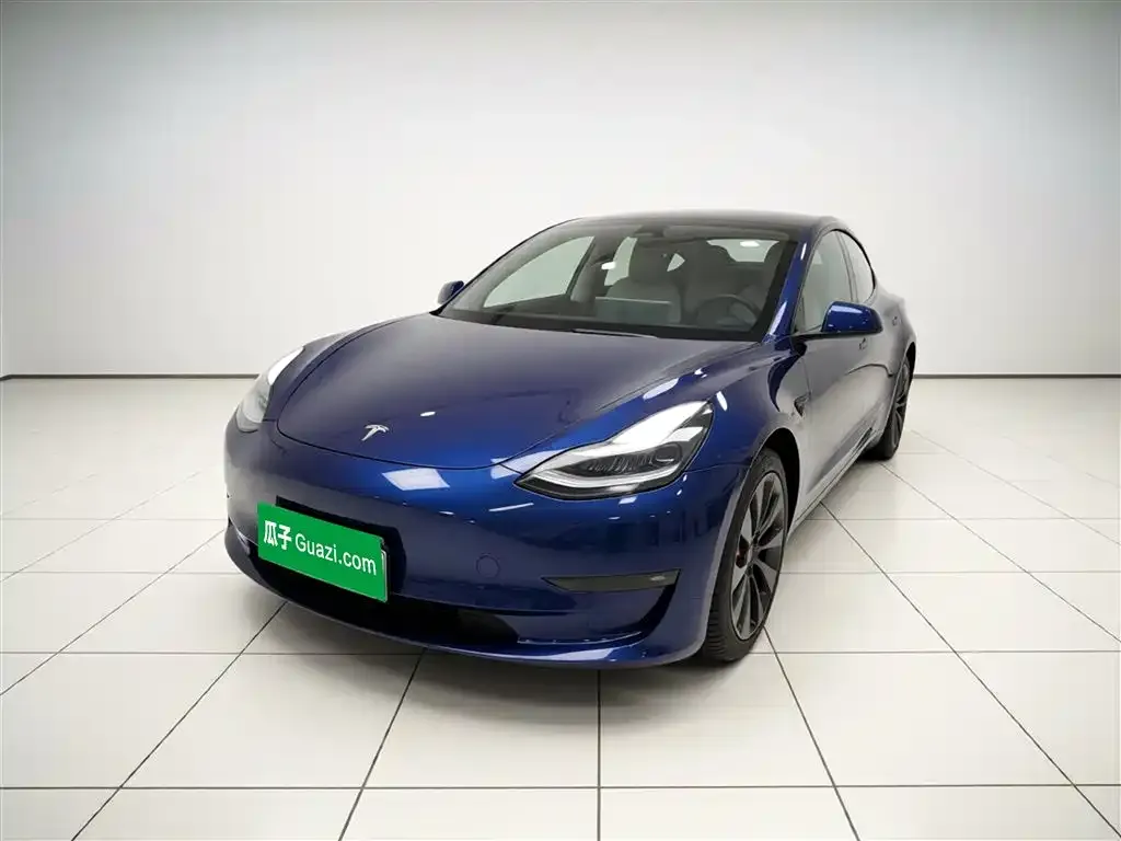 Tesla Model 3 — фото 5