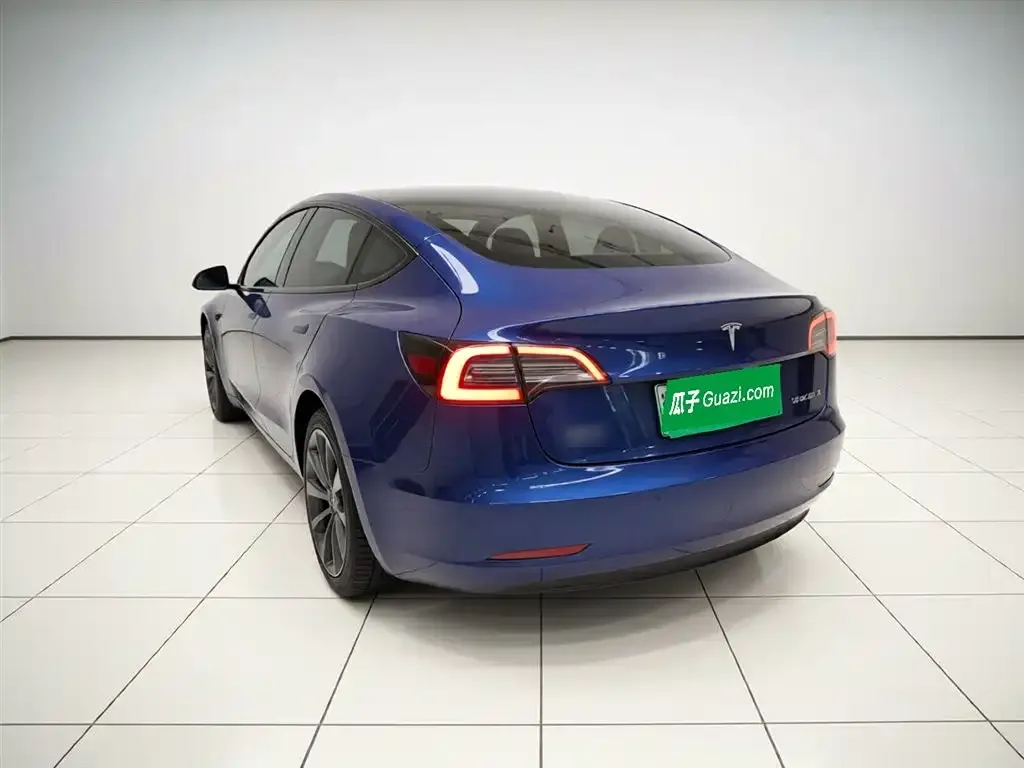 Tesla Model 3 — фото 6