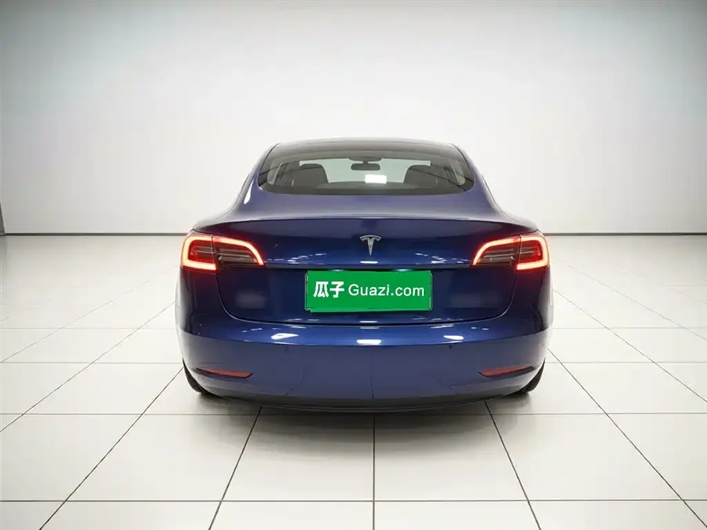 Tesla Model 3 — фото 4