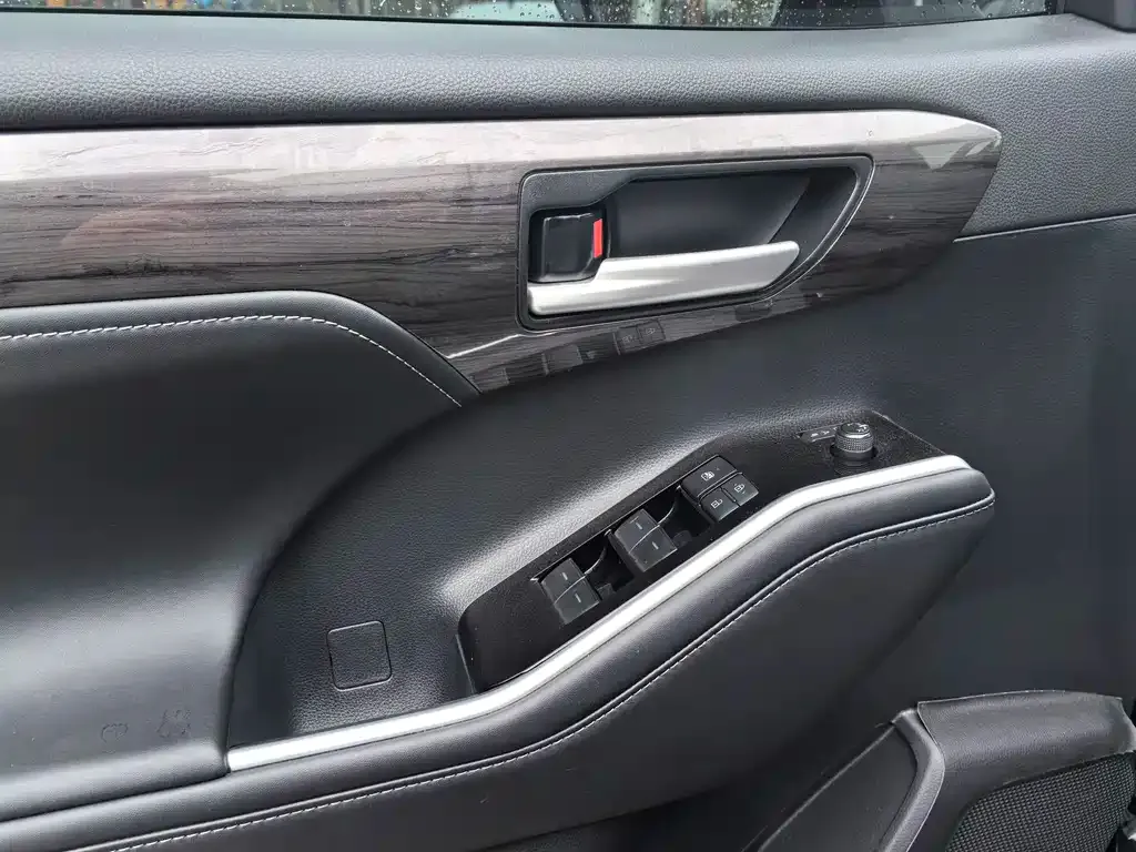 Toyota Highlander 2025 из CN, фото 8