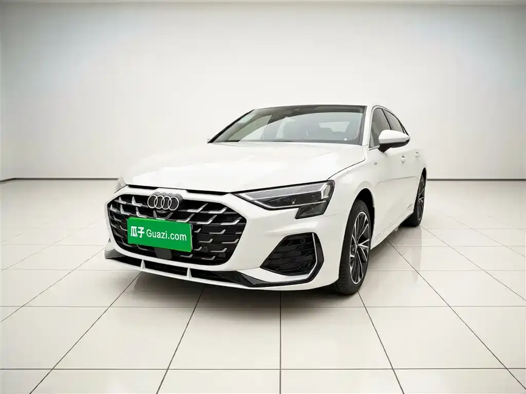 Audi A3 — фото 1