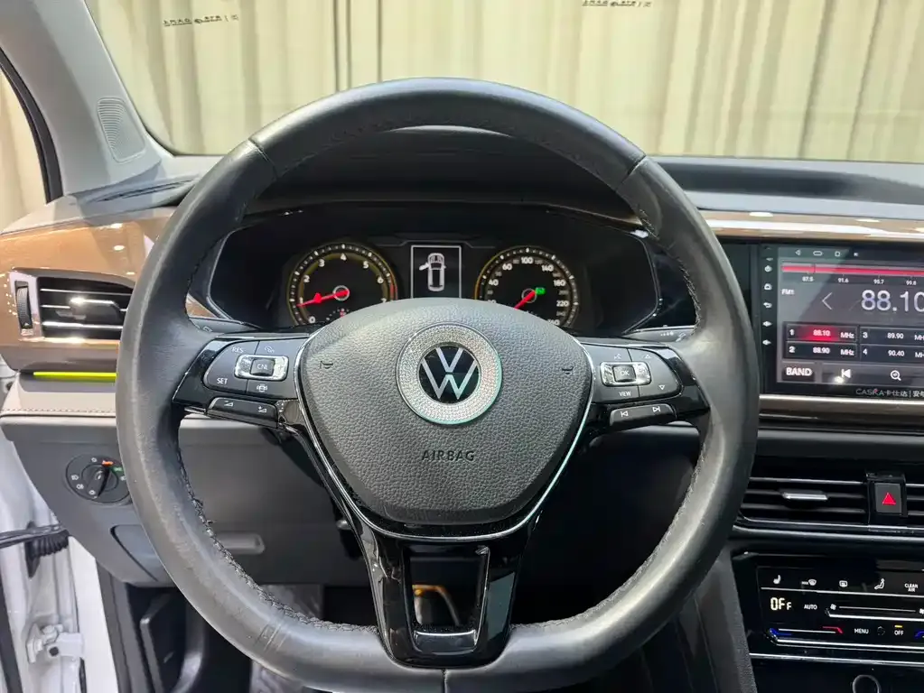 Volkswagen Tharu — фото 5