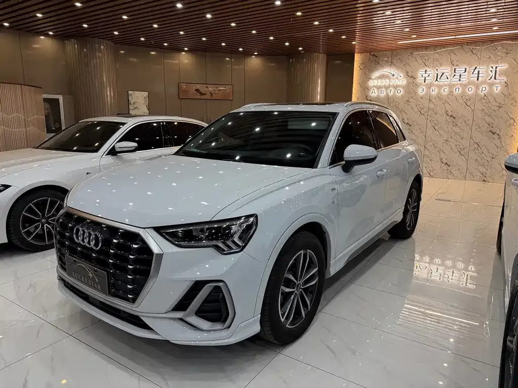 Audi Q3 — фото 1