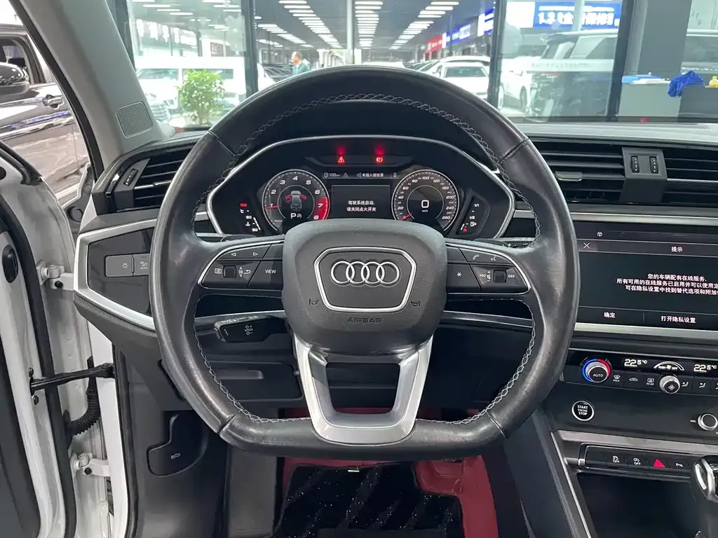 Audi Q3 — фото 5