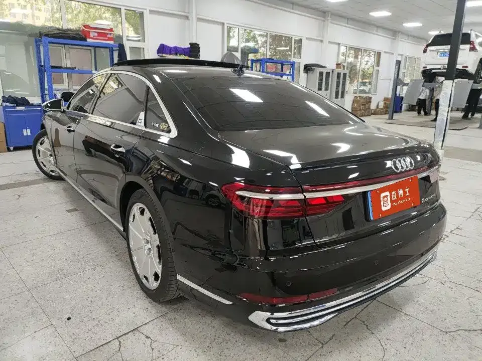 Audi A8 — фото 4