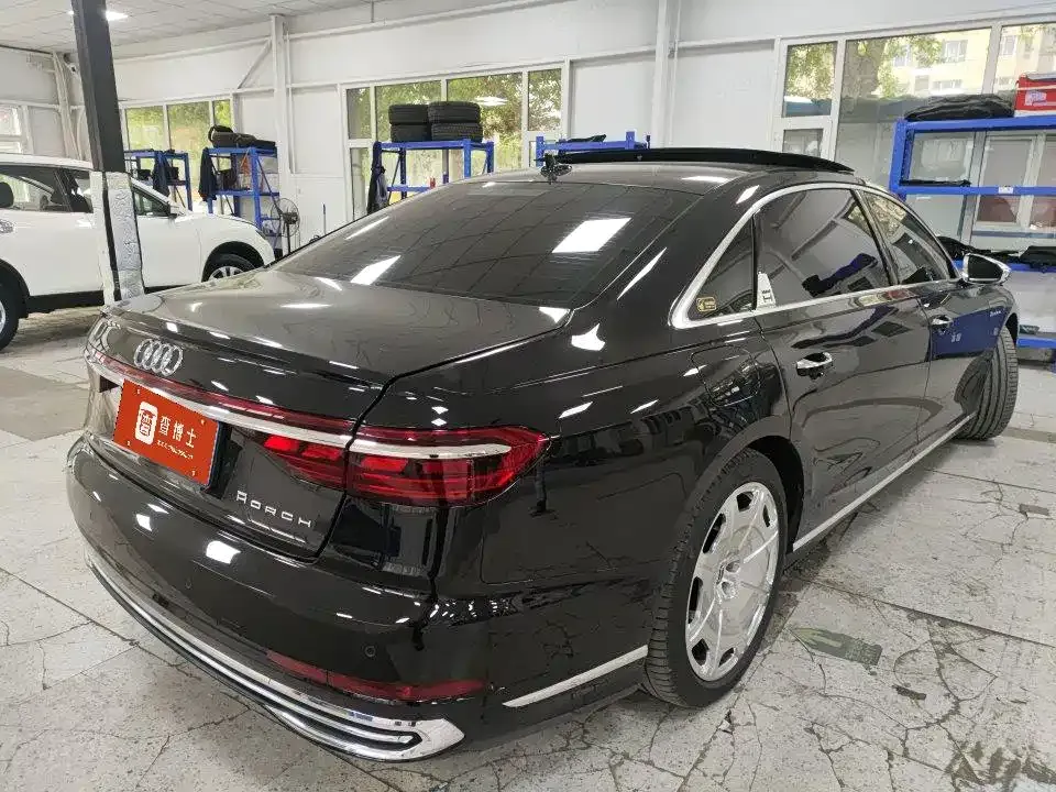 Audi A8 — фото 9