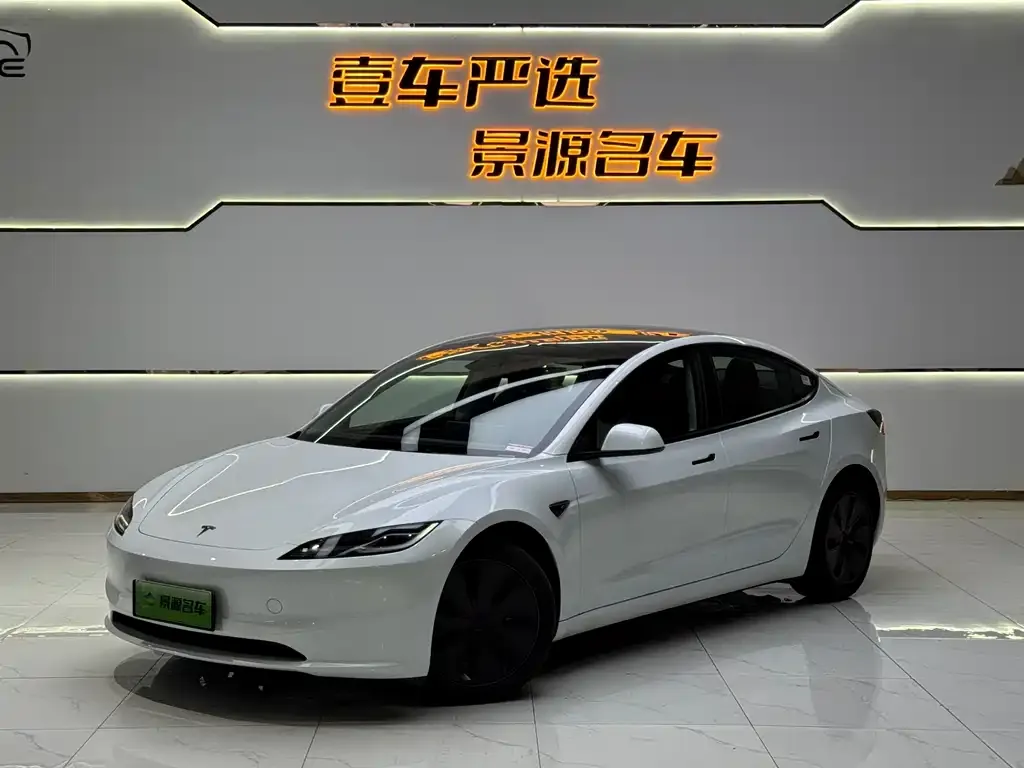 Tesla Model 3 — фото 1