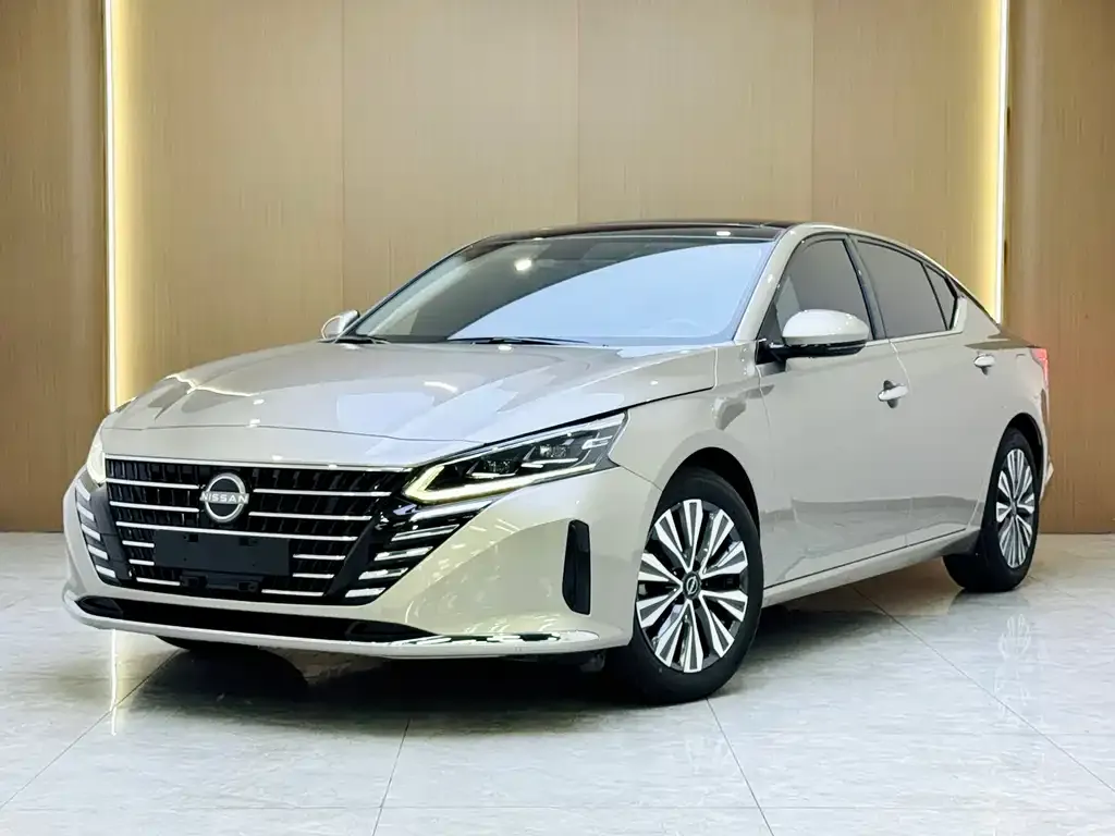 Nissan Teana — фото 1