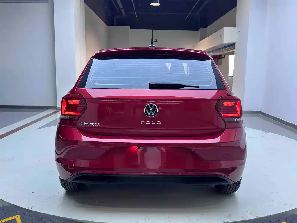 Volkswagen Polo — фото 4