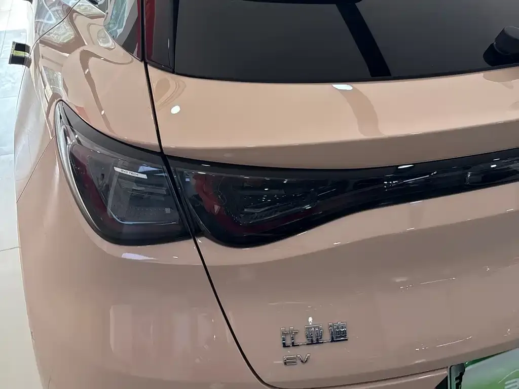 BYD Seal 06GT — фото 3