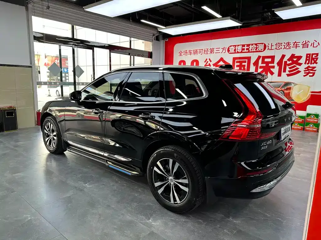 Volvo XC60 — фото 8