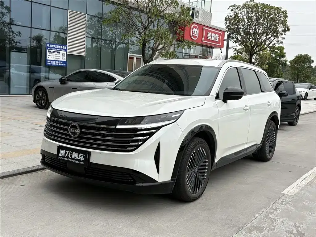Nissan Teramont