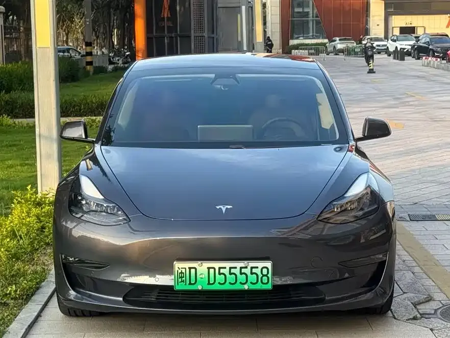 Tesla Model 3 — фото 8