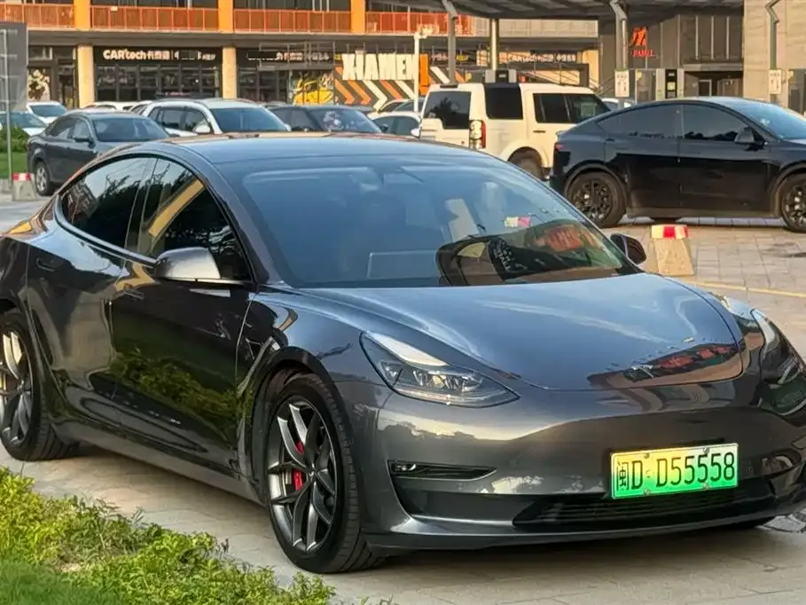 Tesla Model 3 — фото 6