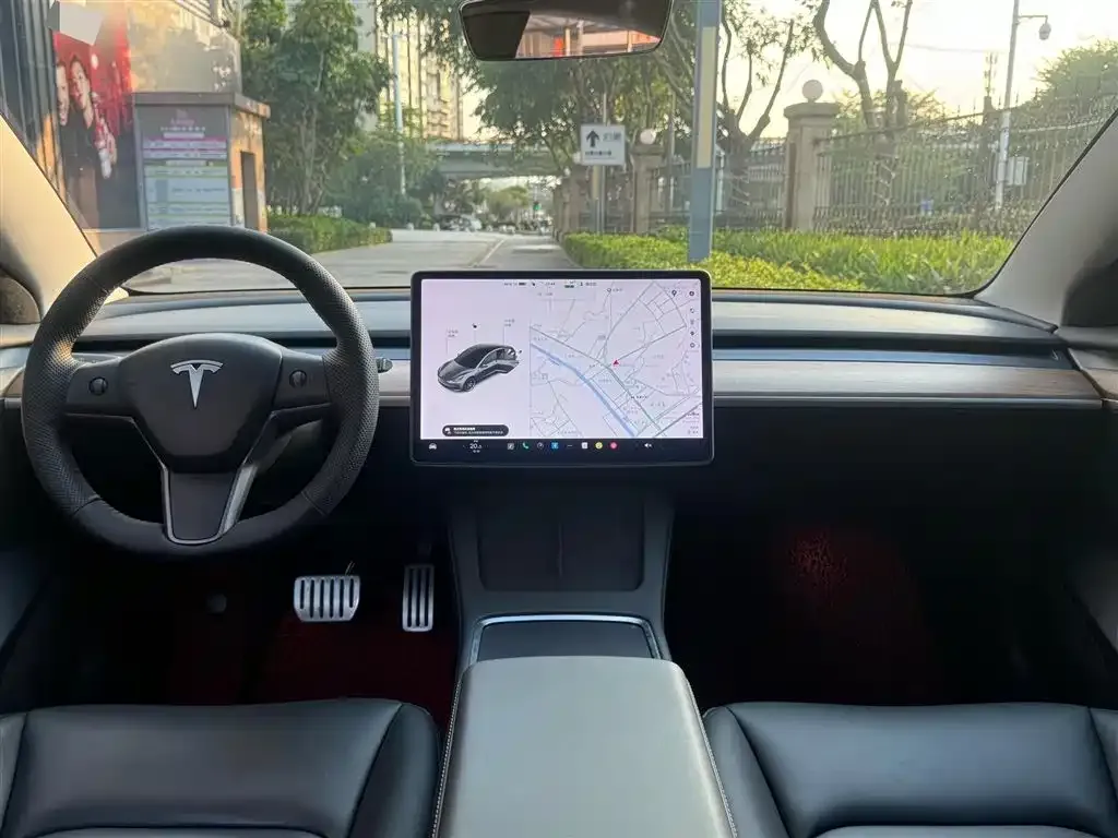 Tesla Model 3 — фото 7